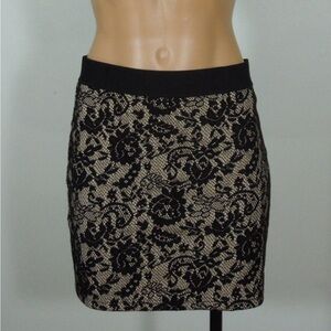 H&M Black and Cream Lace Pencil Skirt